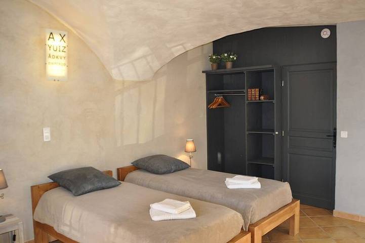 Gîte pour 15 personnes, avec jardin et jacuzzi à Saint-Césaire-de-Gauzignan - 4