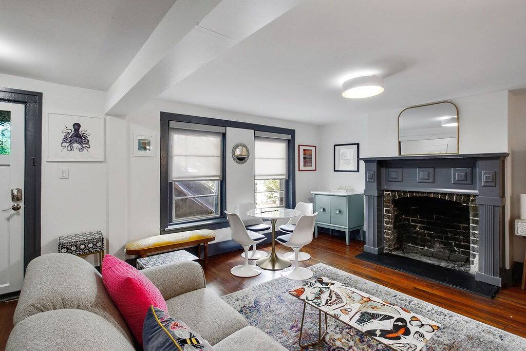 Ganze Wohnung, Ground Level Apartment in City Center by Perry Lane Hotel in Savannah, Chatham County