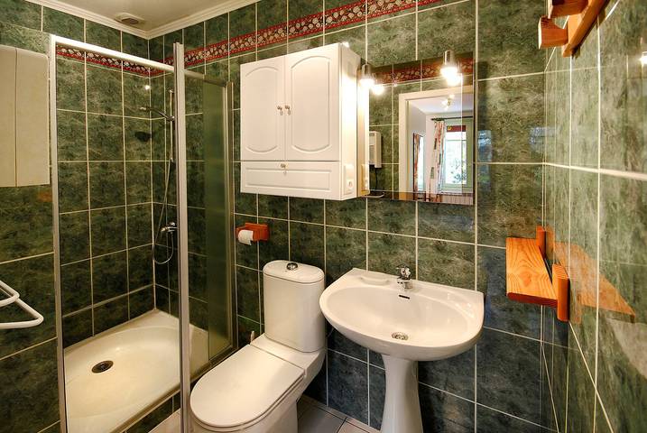 Bed and Breakfast 'Chambre Verte' with Shared Terrace, Shared Garden and Wi-Fi in Verrières (Charente), Charente