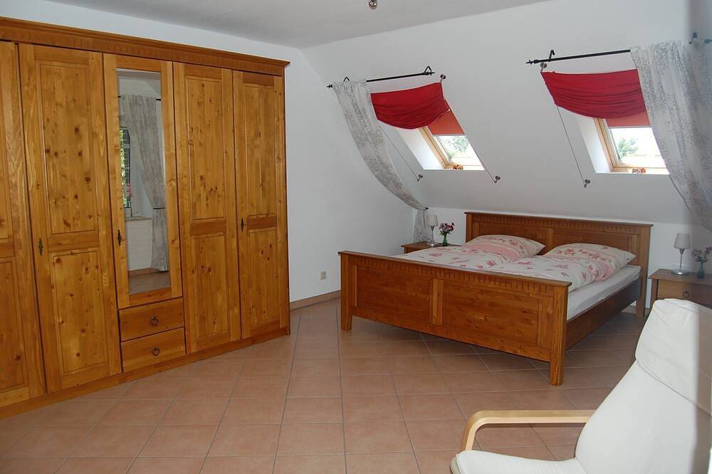 Apartamento entero, High-quality vacation apartment (2) on the north beach for 4 pers. with Wlan, 60 m²-from 29 €pt in Putgarten, Rügen