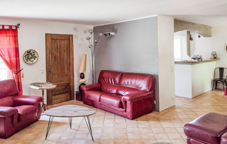Appartement am Pool mit Parkplatz und Internet in Salernes, Draguignan Region