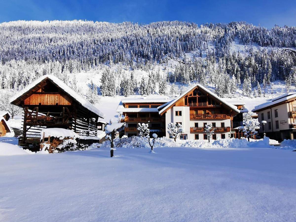 Ferienhof Neusacher Moser in Gailtaler Alpen, Weissensee