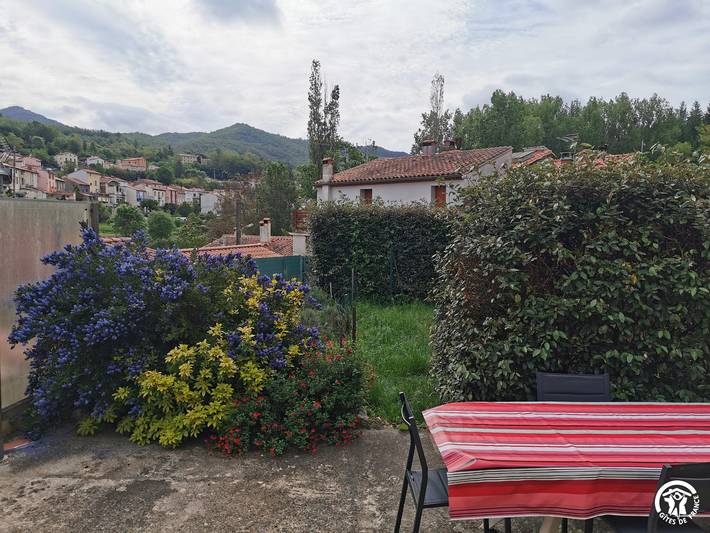 Gîte pour 6 personnes, avec jardin à Saint-Laurent-de-Cerdans - 4