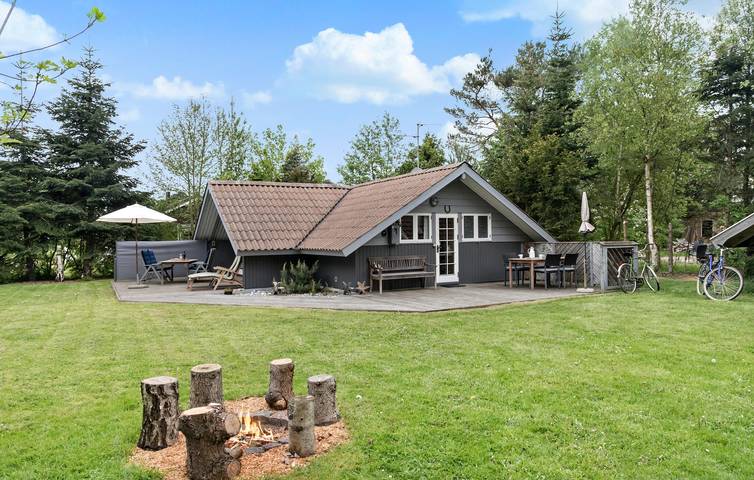 Ferieudlejning for 4 personer, med have og terrasse, husdyr tilladt i Rødby