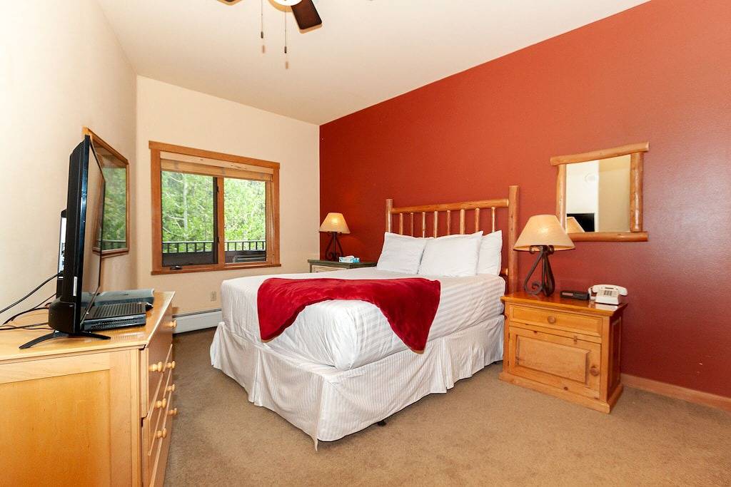 Ganze Wohnung, 1 Schlafzimmer in River Run Village, in der Nähe der Gondel, Blick auf die Skipiste, kostenloses Wifi in Arapahoe Basin