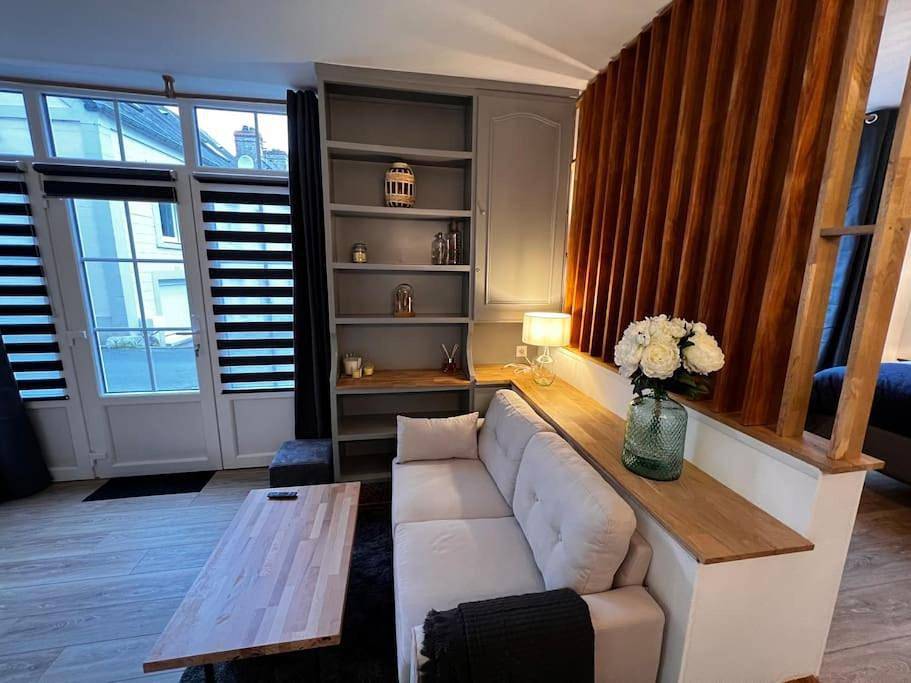 Appartement entier, Grand Studio Ceo Bauer, en plein centre de Sainte-Mère-Eglise pour 2 pers in Sainte-Mère-Église, Région de Cherbourg