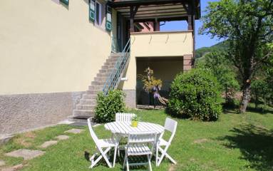Gîte pour 6 personnes, avec jardin et balcon à Albé