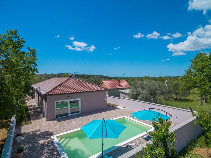 Villa für 6 Personen, mit Terrasse und Garten in Dalmatien - 2