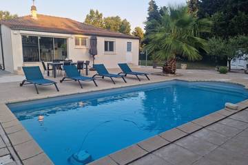 Location de vacances pour 6 personnes, avec terrasse et jardin à Saint-Just