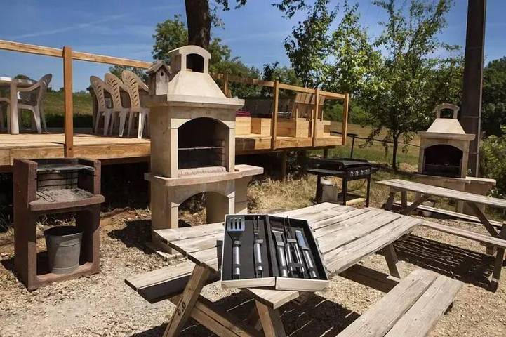 Chalet pour 4 personnes, avec piscine et terrasse, animaux acceptés