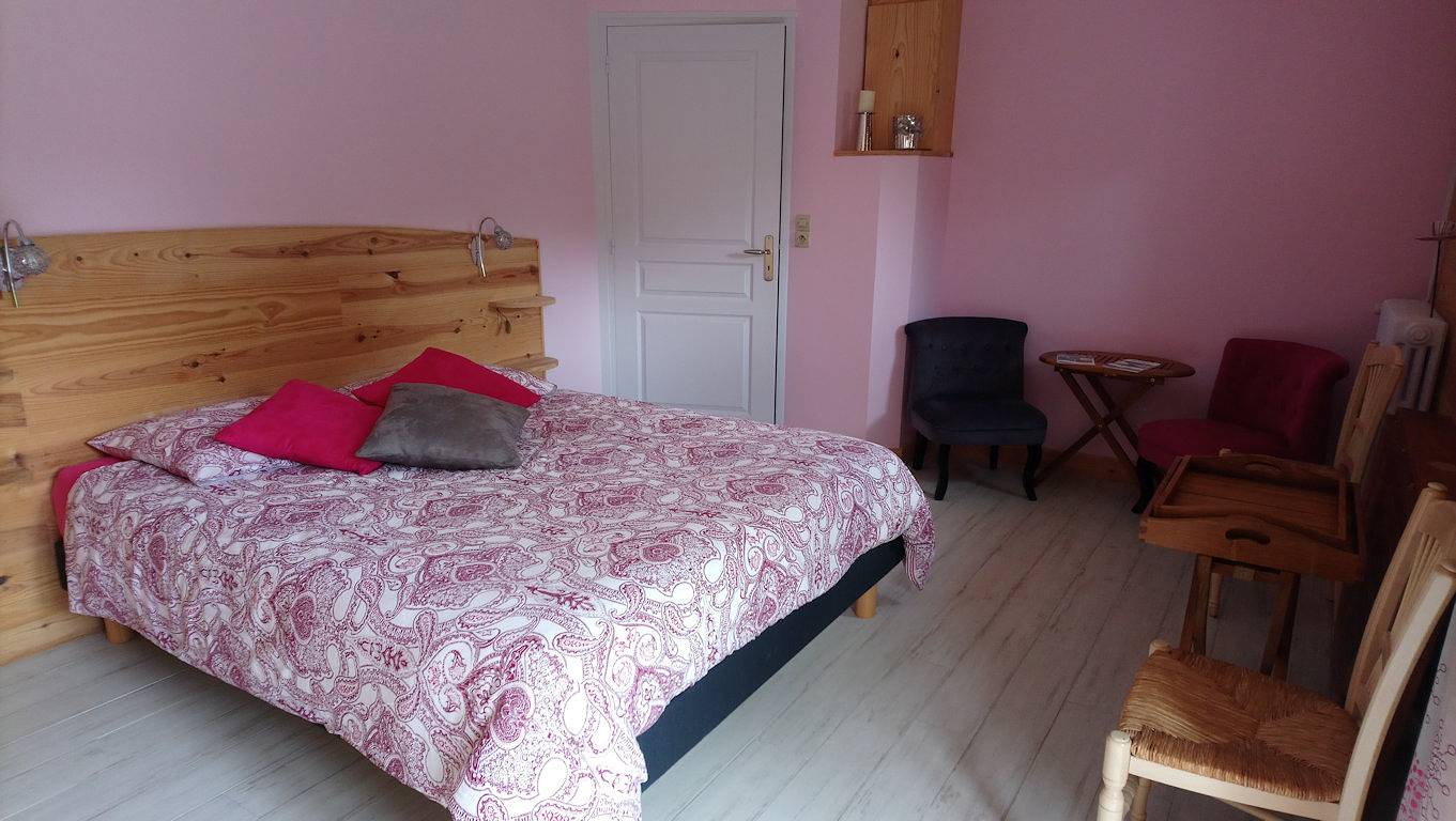 Chambre d'hôtes "Bois de Rose" et "Bois d'Erable" - Chambre Bois de Rose in Sainte-Thérèse-en-Pays-de-Falaise, Région de Caen