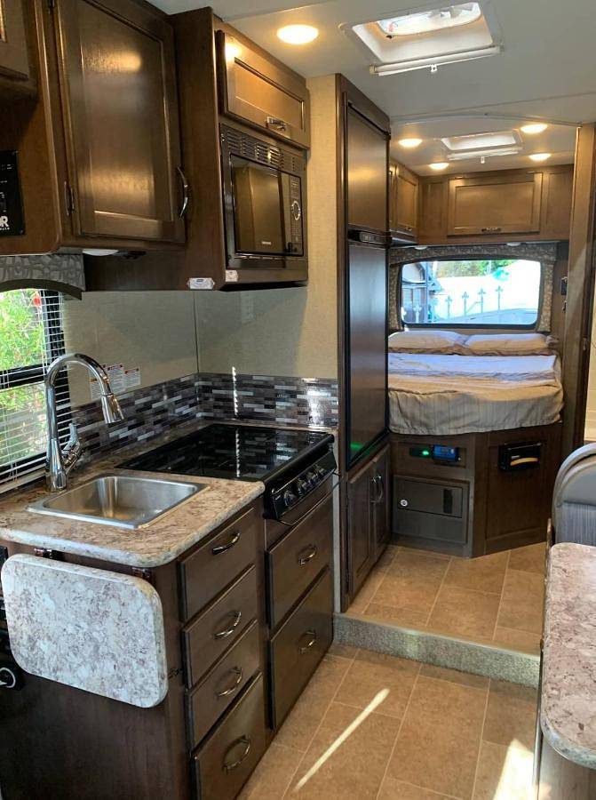 Aj-Xl Rv Rental in Los Angeles, San Fernando Valley