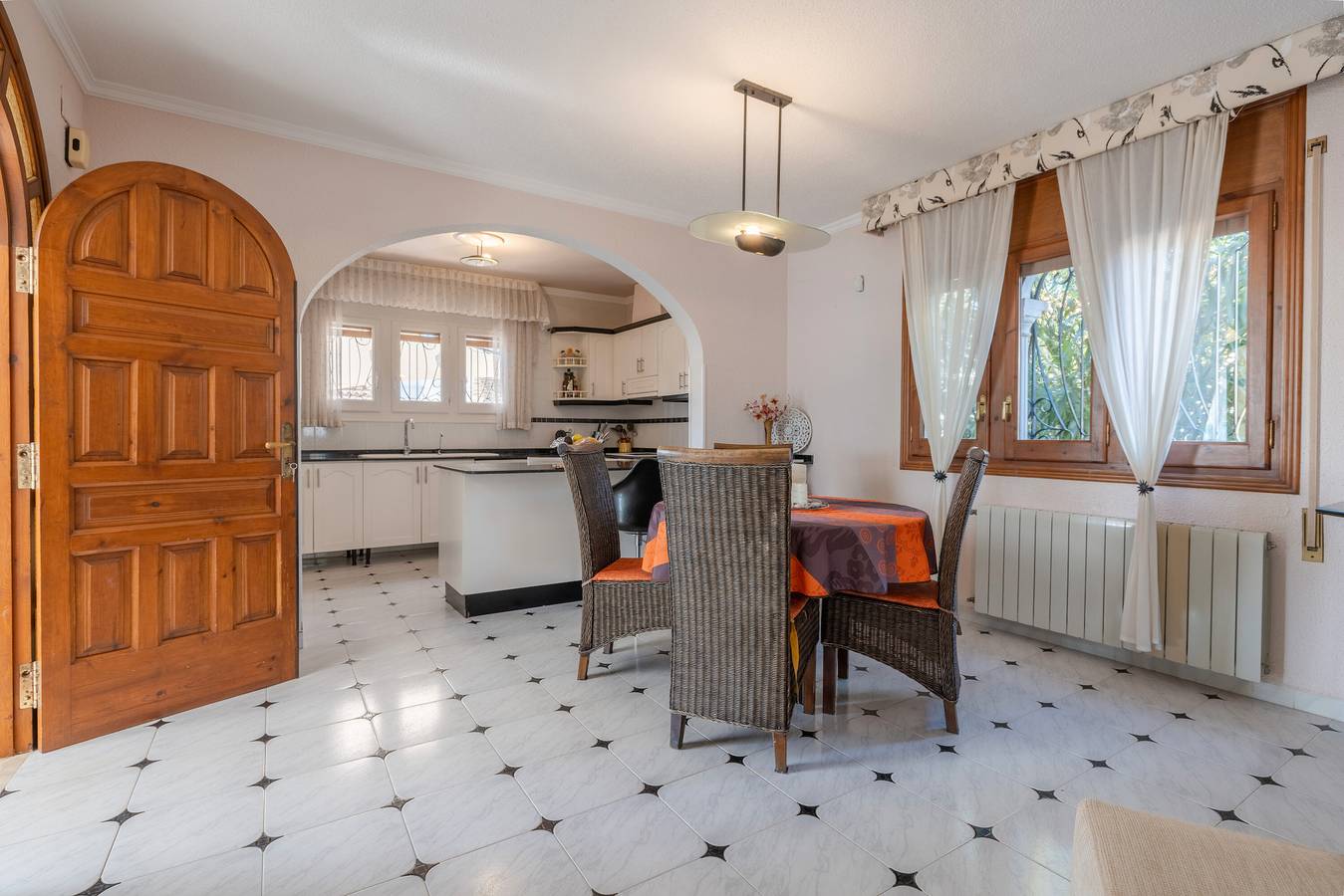 Villa 'Paradise' with Private Pool, Wi-Fi and Air Conditioning in Mont-roig del Camp, Costa Dorada