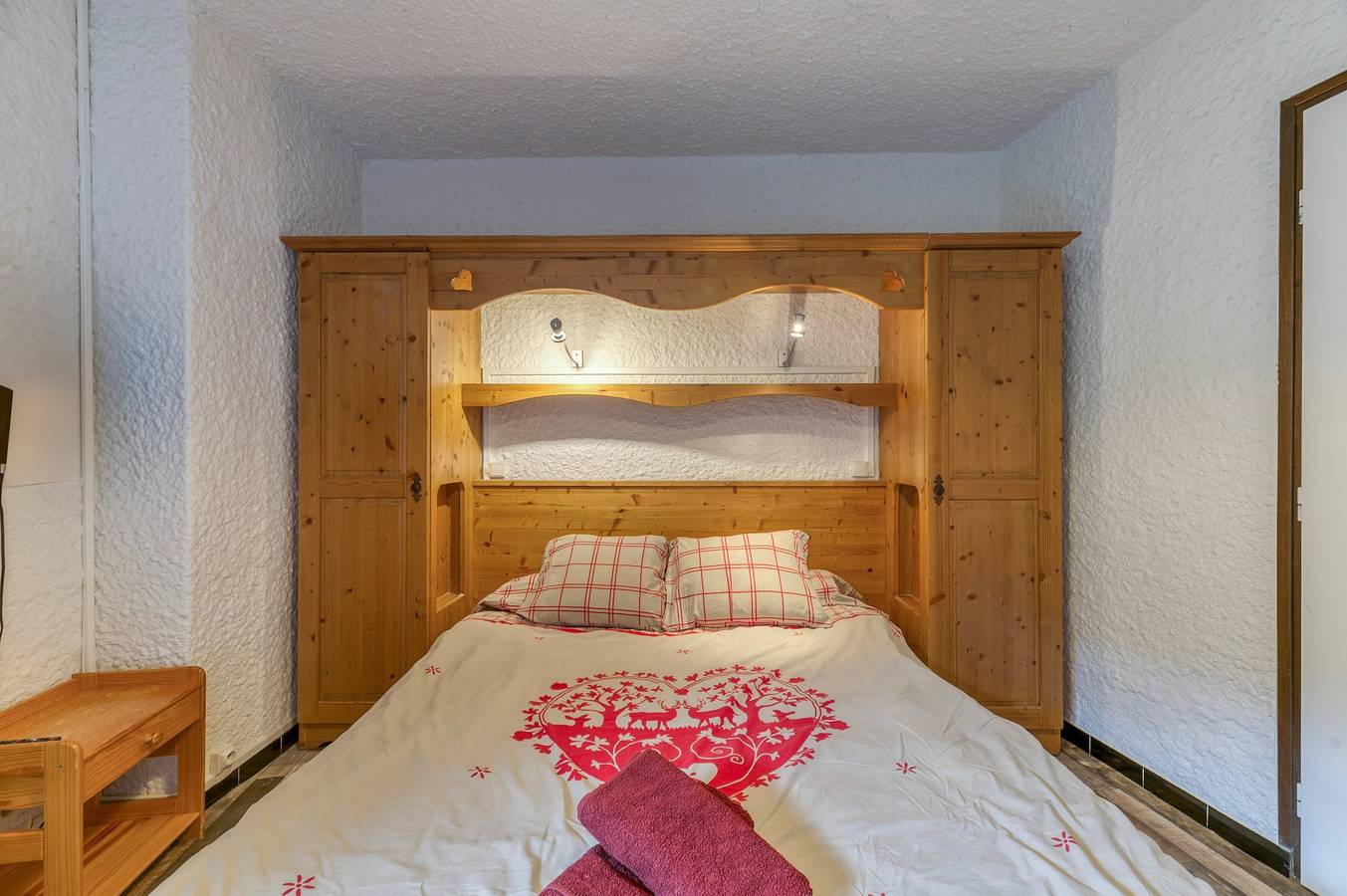 Room 'Room 3' with Mountain View and Balcony in Oz, Écrins National Park