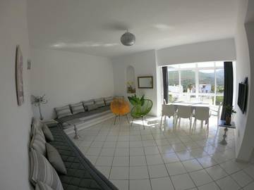 Gîte pour 13 personnes, avec vue ainsi que jardin et piscine à Tanger