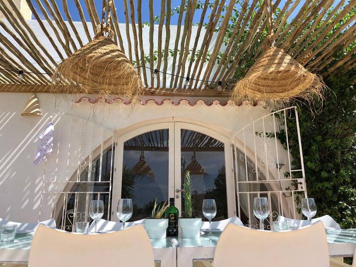 Chalet para 9 personas, con piscina además de jardín y vistas en Ibiza