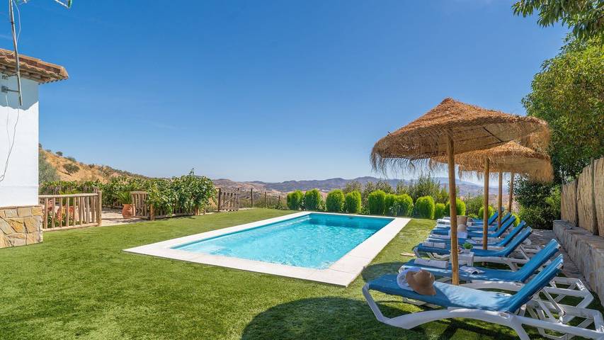 Chalet para 8 personas, con Balcón/Terraza y Piscina en Antequera - 4