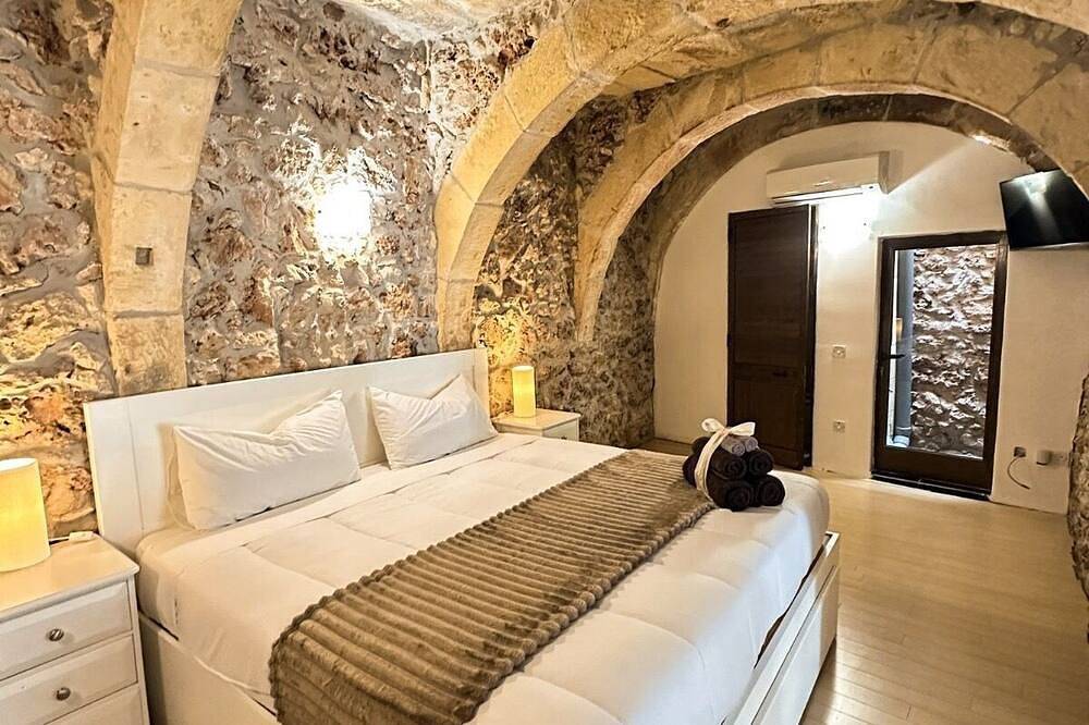 Charming traditional Maltese villa with garden and private pool in Xaghra, Gozo