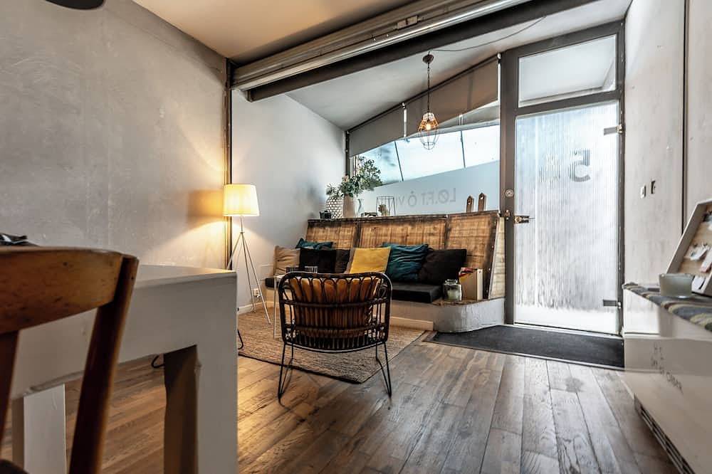 Entire apartment, Lovely, cosy apartment for 4 people in a charming medieval village in Monflanquin, Villeneuve-sur-Lot region