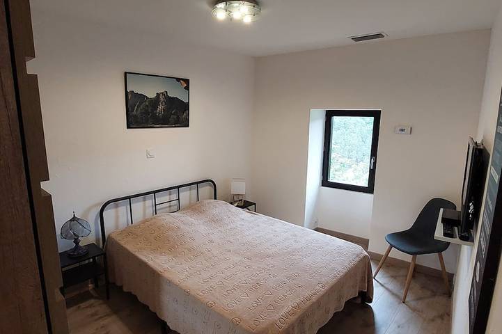 Gîte pour 3 personnes à Saint-André-Lachamp - 4