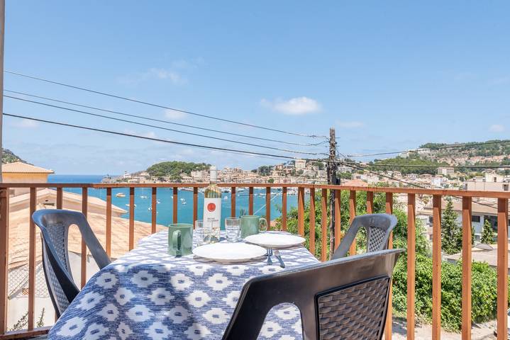 Apartamento inteiro, Apartamento de férias Los Olivos com Wi-Fi e varanda in Port de Sóller, Sóller
