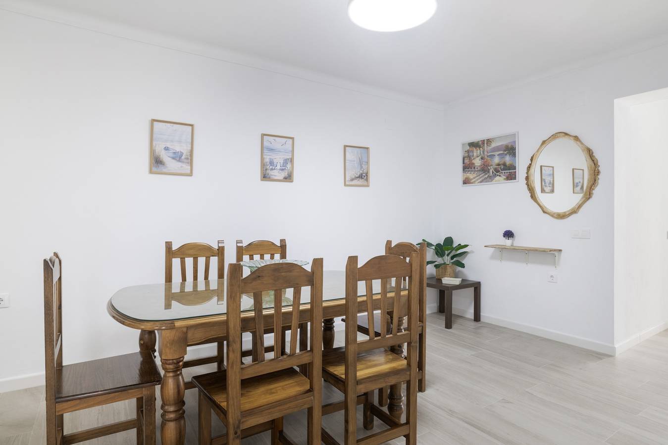 Apartamento entero, Casa Grande en el Centro de Conil, hasta 11 personas, 4 dormitorios in Conil de la Frontera, Costa de la Luz