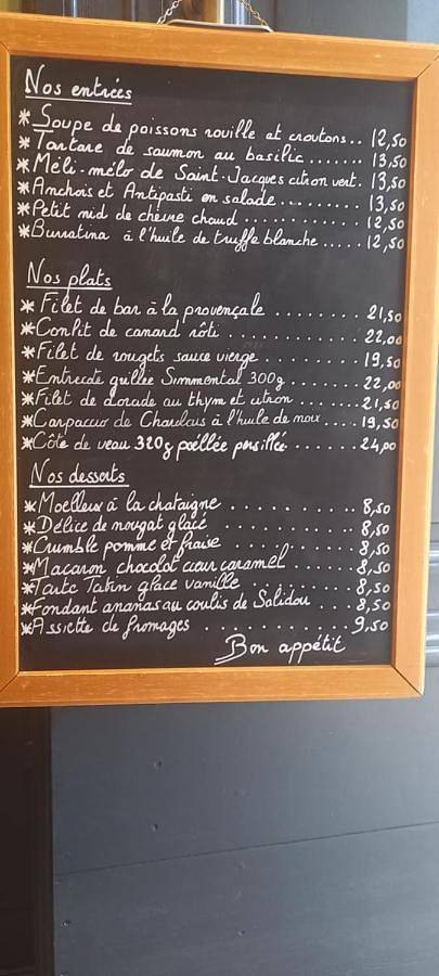 Hôtel pour 2 personnes, avec vue ainsi que piscine et jardin, animaux acceptés à Collobrières - 4