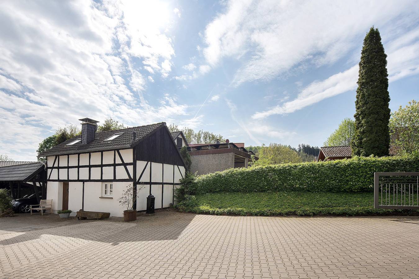 Ferienhaus 'Kutschenhaus' mit gemeinsamer Terrasse, Garten und Wlan in Neuenrade, Märkischer Kreis