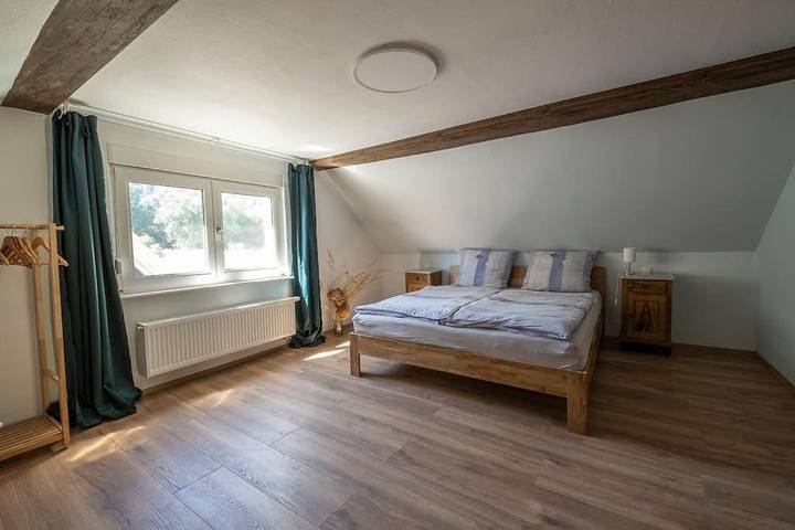 Ferienhaus für 5 Personen, mit Terrasse und Garten sowie Ausblick im Pfälzer Wald