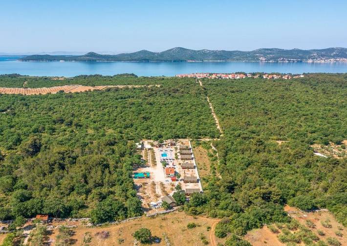 Tente pour 5 personnes, avec bassin pour enfant et vue ainsi que jardin et piscine, animaux acceptés en Croatie - 4