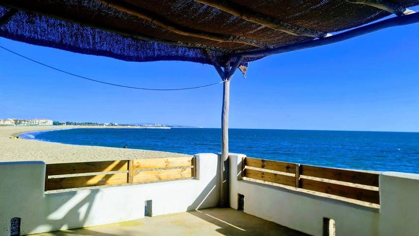 Location de vacances pour 13 personnes, avec Balcon et Terrasse ainsi que Jardin et Vue dans Le Racou