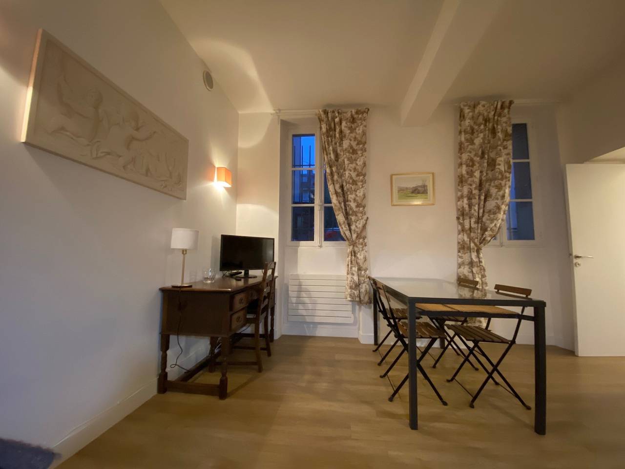 Appartement entier, Appartement 'Château De Versailles 800m À Pied' avec Wi-Fi in Versailles, Yvelines