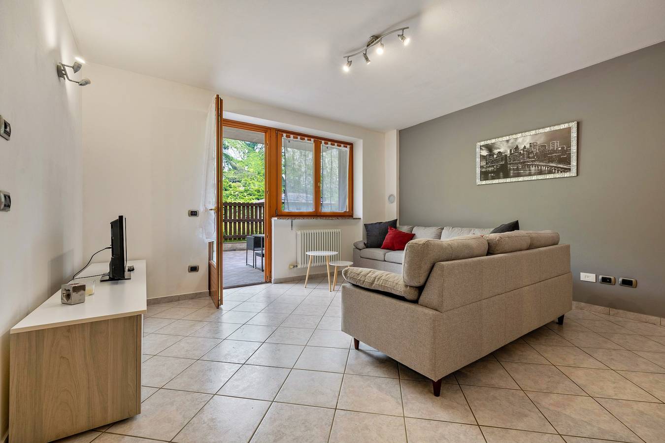 Ganze Wohnung, Ferienwohnung 'Casa Valentina' mit Bergblick und privater Terrasse in Molina di Ledro, Ledro
