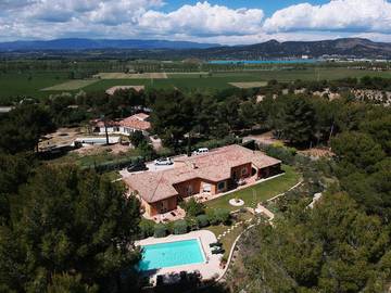 Chambre d’hôte pour 2 personnes, avec jardin et piscine dans les Bouches-du-Rhône