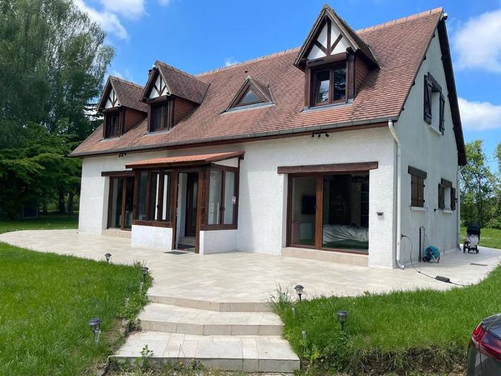 Location de vacances pour 10 personnes, avec Terrasse et Jardin à Saint-Étienne-la-Thillaye