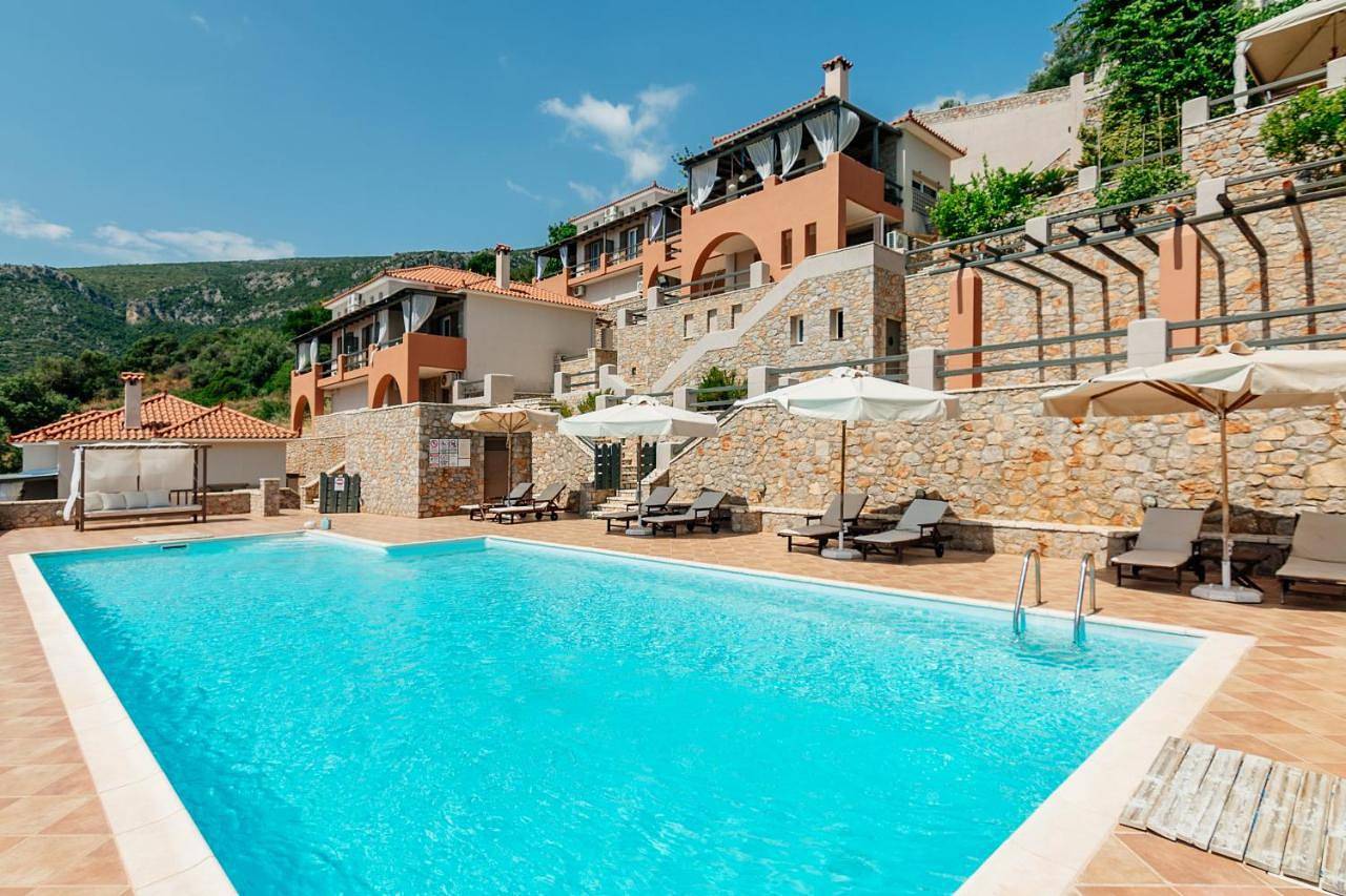 Apelon Tiritas Villas in Pera Melana, Kinuria