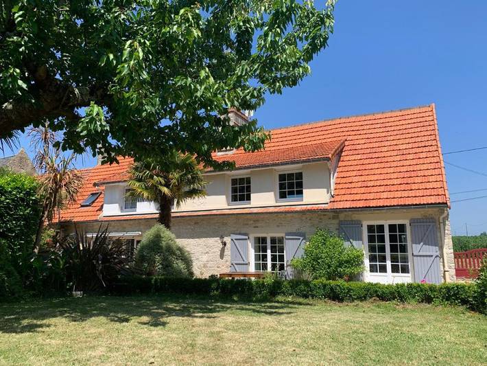 Gîte pour 8 personnes, avec jardin et vue à Géfosse-Fontenay