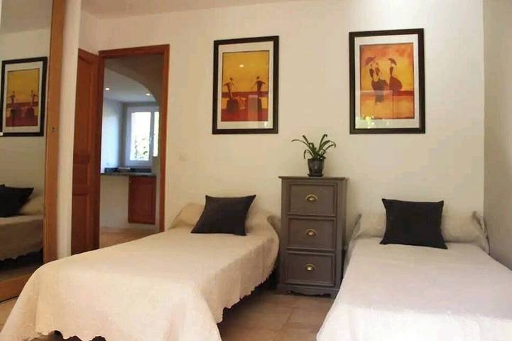 Gîte pour 4 personnes, avec terrasse et jardin dans Plage de Tenutella - 4
