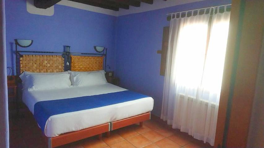 Casa rural con piscina para 2 personas, con Balcón y Jacuzzi además de Terraza y Jardín en Las Hurdes - 3