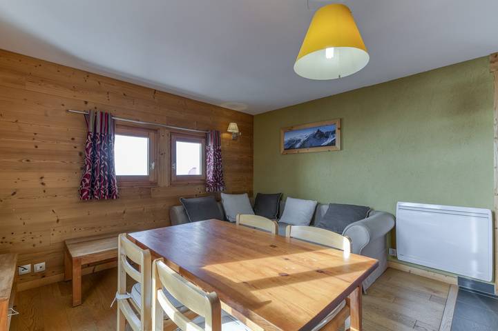 Entire apartment, Apartment "Regain 5" with Mountain View and Balcony in Villard-Reculas, Écrins National Park