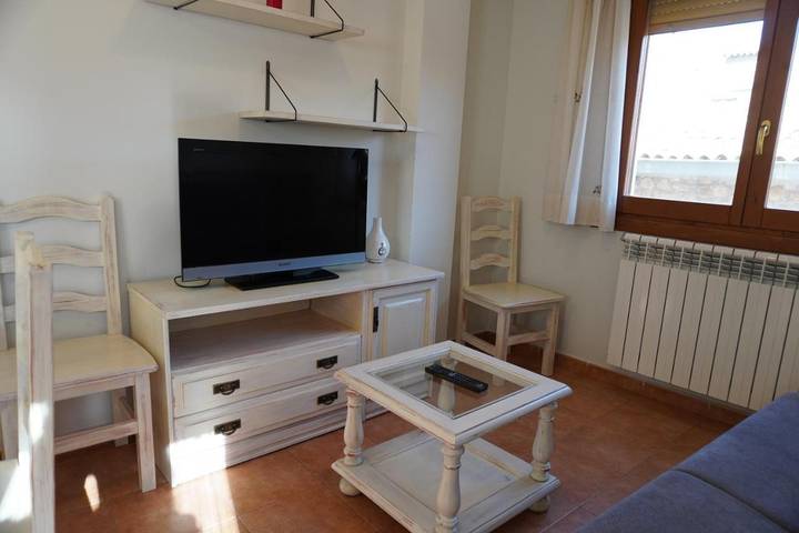 Gîte pour 2 personnes, avec jardin et vue à Arén