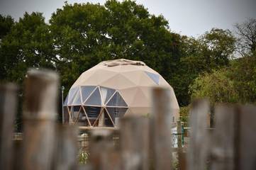 Tente pour 4 personnes, avec vue et jardin dans les Deux-Sèvres