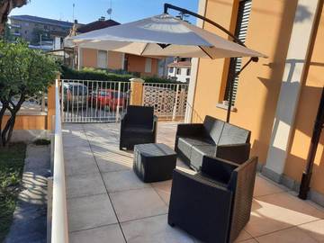 Location de vacances pour 8 personnes, avec jardin ainsi que vue et terrasse à Coni
