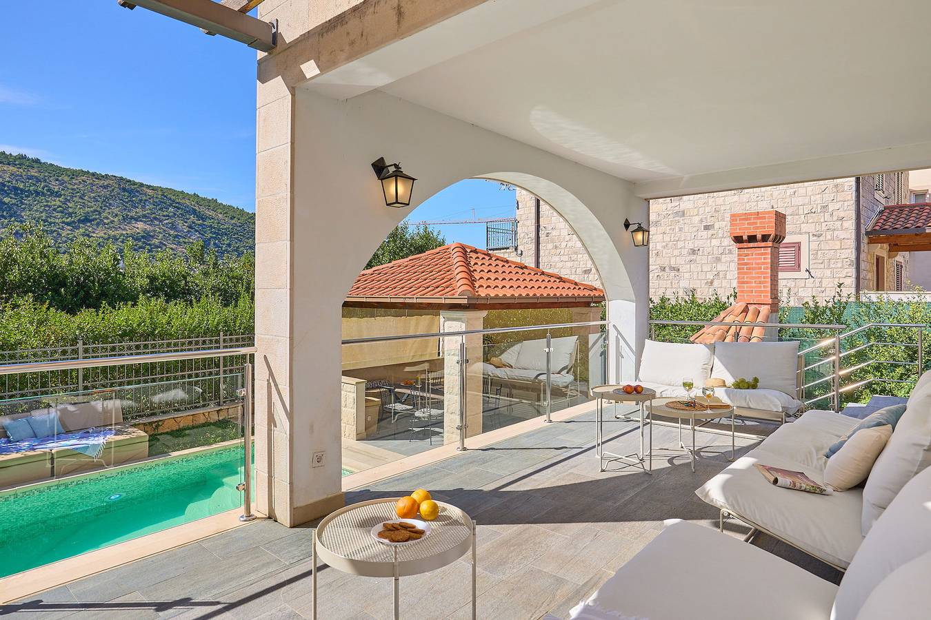 Villa für 14 Personen mit Terrasse in Mokosica, Dubrovnik-Neretva
