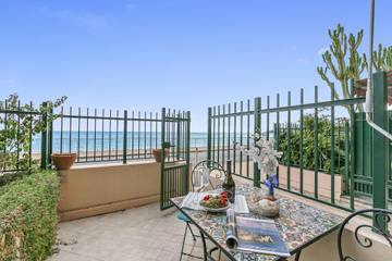 Ferienwohnung für 2 Personen, mit Terrasse und Meerblick in Provence-Alpes-Côte d'Azur