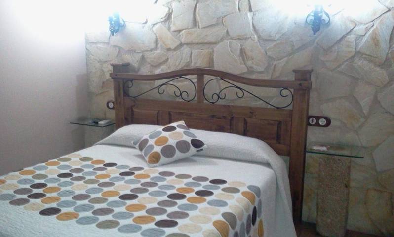 Casa rural para 2 personas, con Balcón y Terraza además de Jacuzzi y Vistas en Sierra de Gata - 2