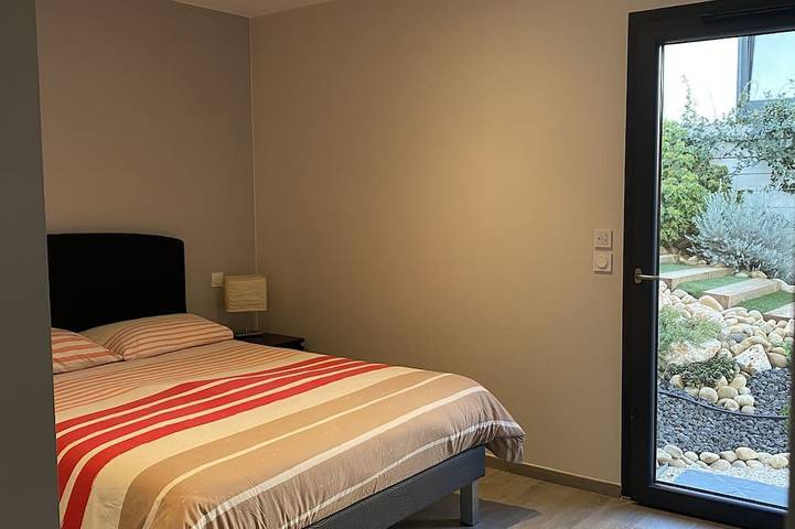 Location de vacances pour 8 personnes, avec jardin et terrasse dans Plage Du Capelan Bandol - 2