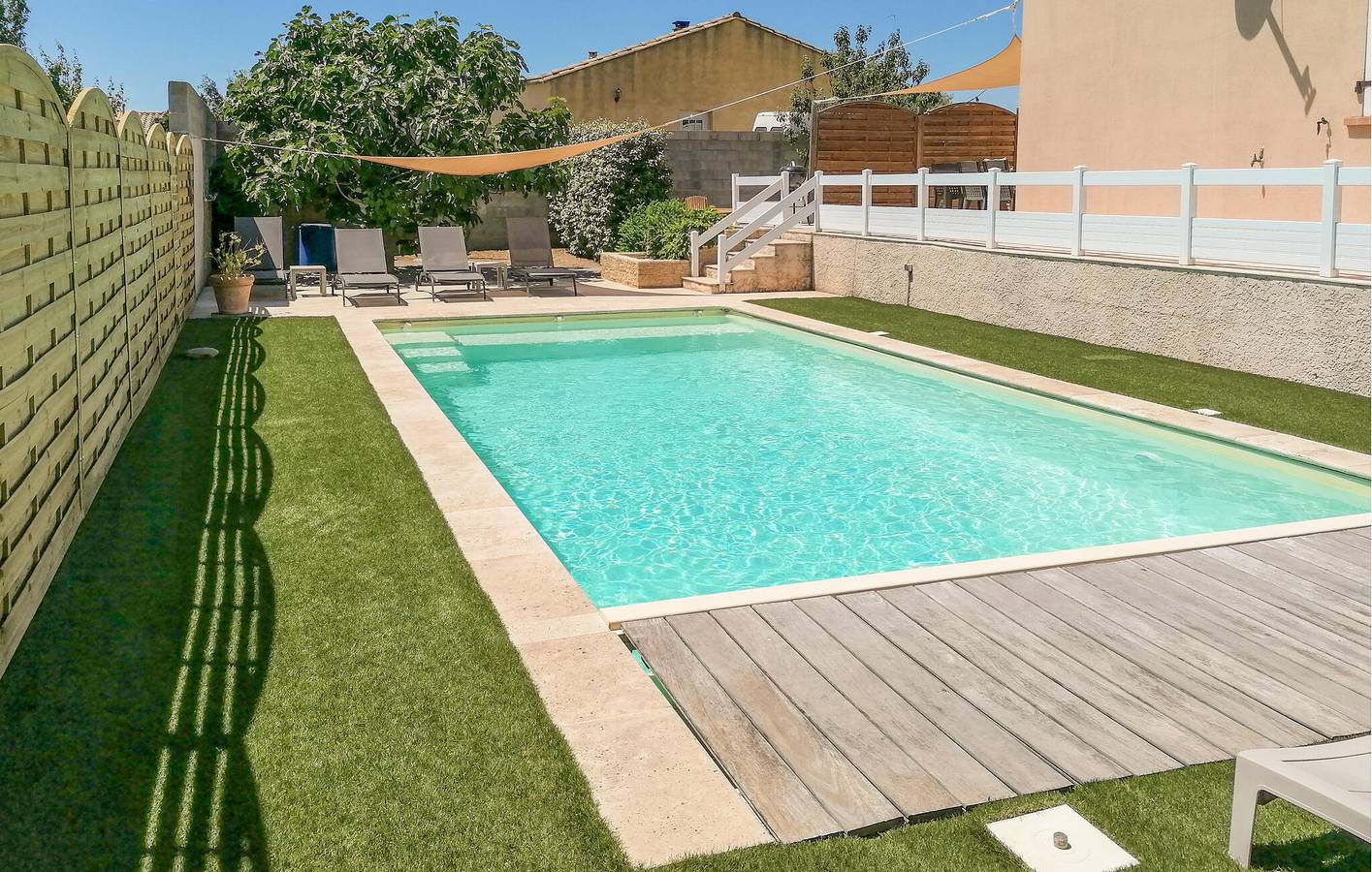 Spacious Apartment w/ AC, Parking, Pool & WiFi, Near Saint-Nazaire-d'Aude in Saint-Nazaire-d'Aude, Narbonne und Umgebung