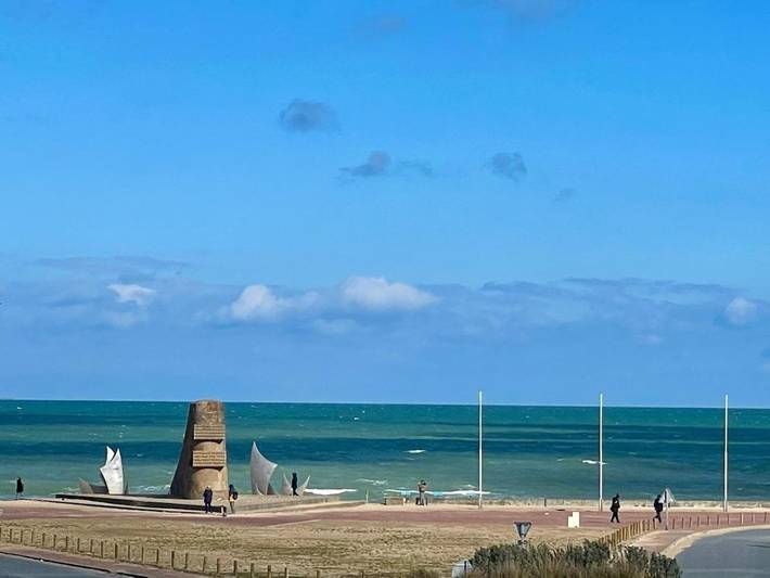 Location de vacances pour 8 personnes, avec balcon ainsi que jardin et vue à Saint-Laurent-sur-Mer - 2