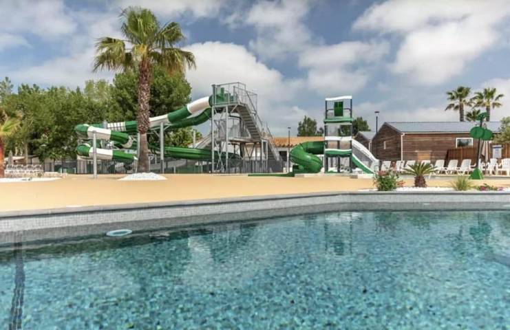 Camping pour 6 personnes, avec piscine et terrasse, animaux acceptés dans Plage de l'Espiguette - 4